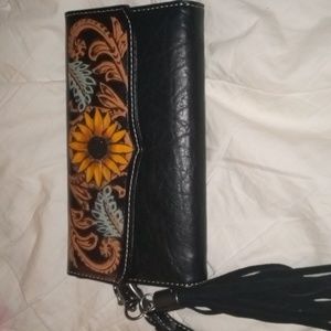 SAME DAY SHIPPING NWT Nocona LADIES PURSE CLUTCH NORMA MULTI